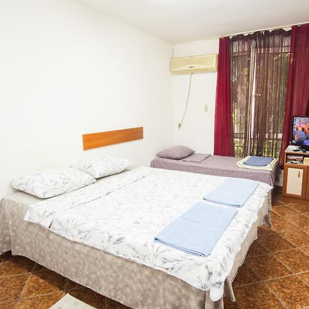 Center - Basic Flat - 10 Min To The Beach Apartment Burgas ภายนอก รูปภาพ